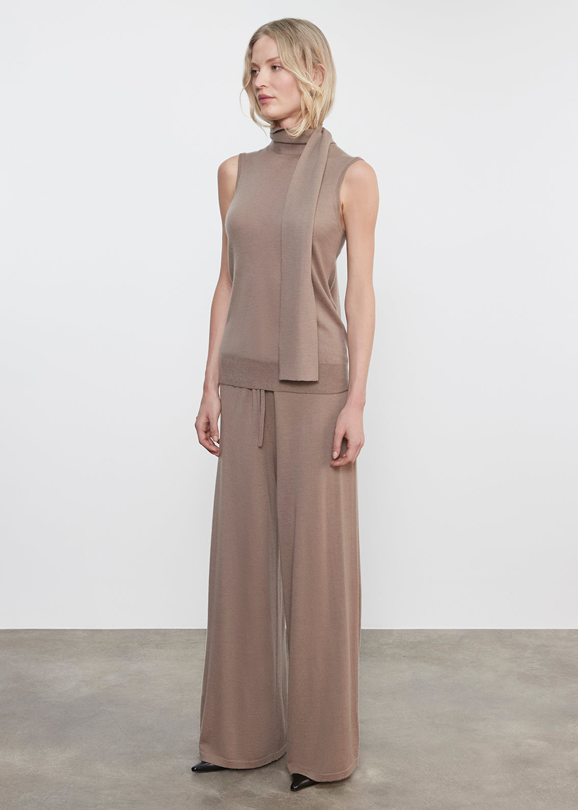 Tissue Cashmere Drawcord Pant | Walnut