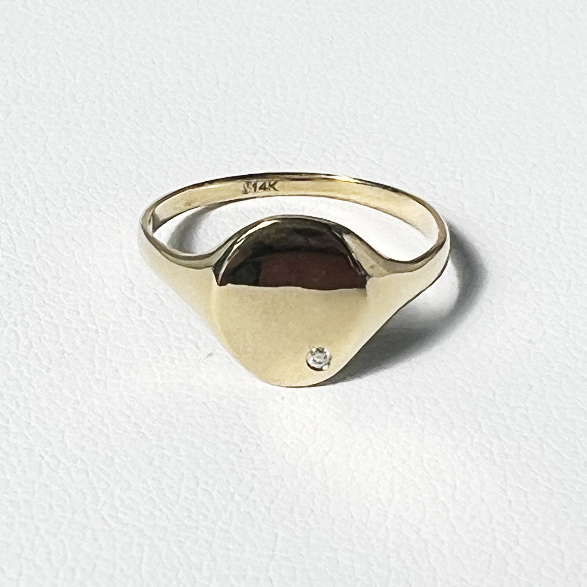 Oval Signet Ring | 14K Yellow Gold | White Diamond