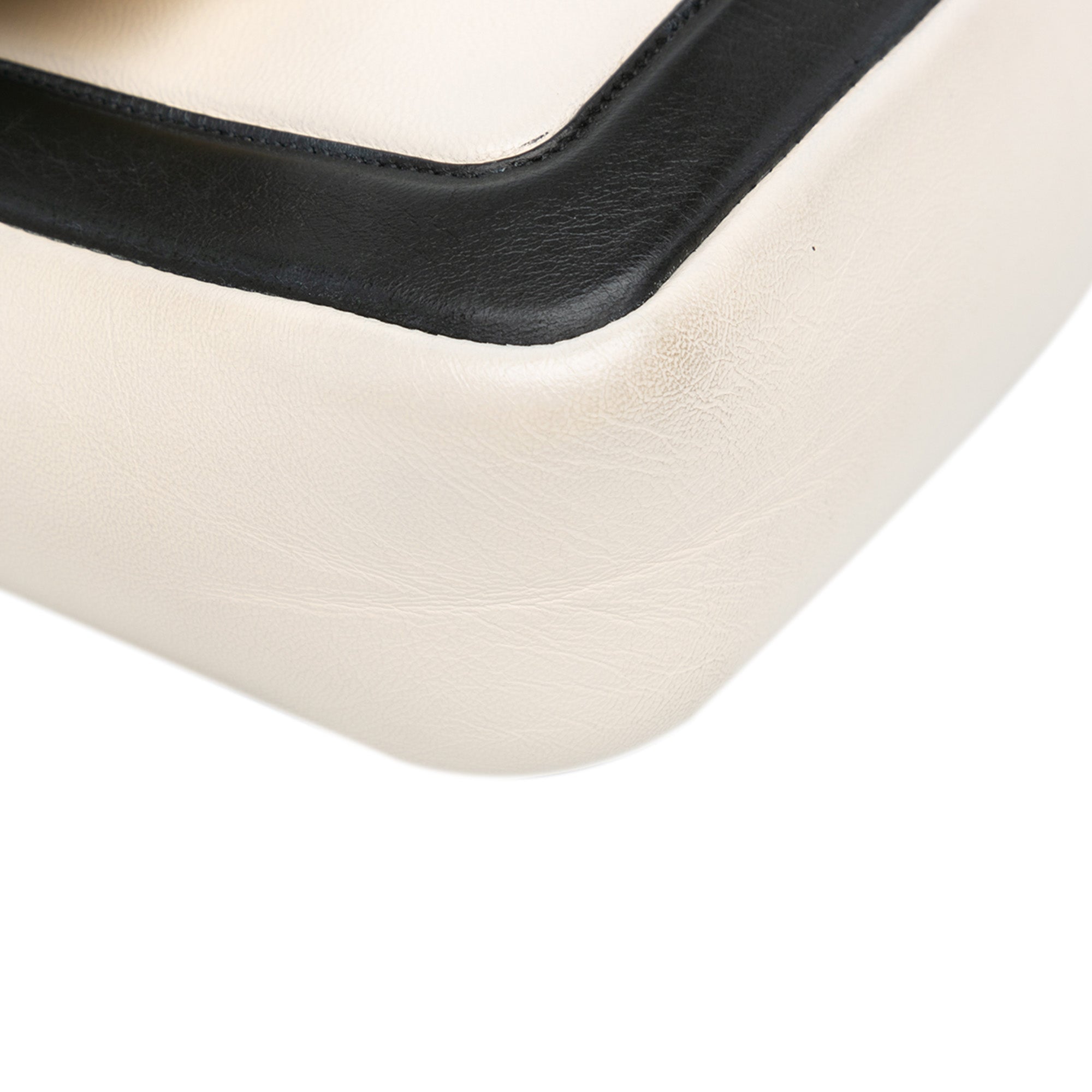 Fendi | Pre-Owned Bicolor Leather Chain Baguette | White