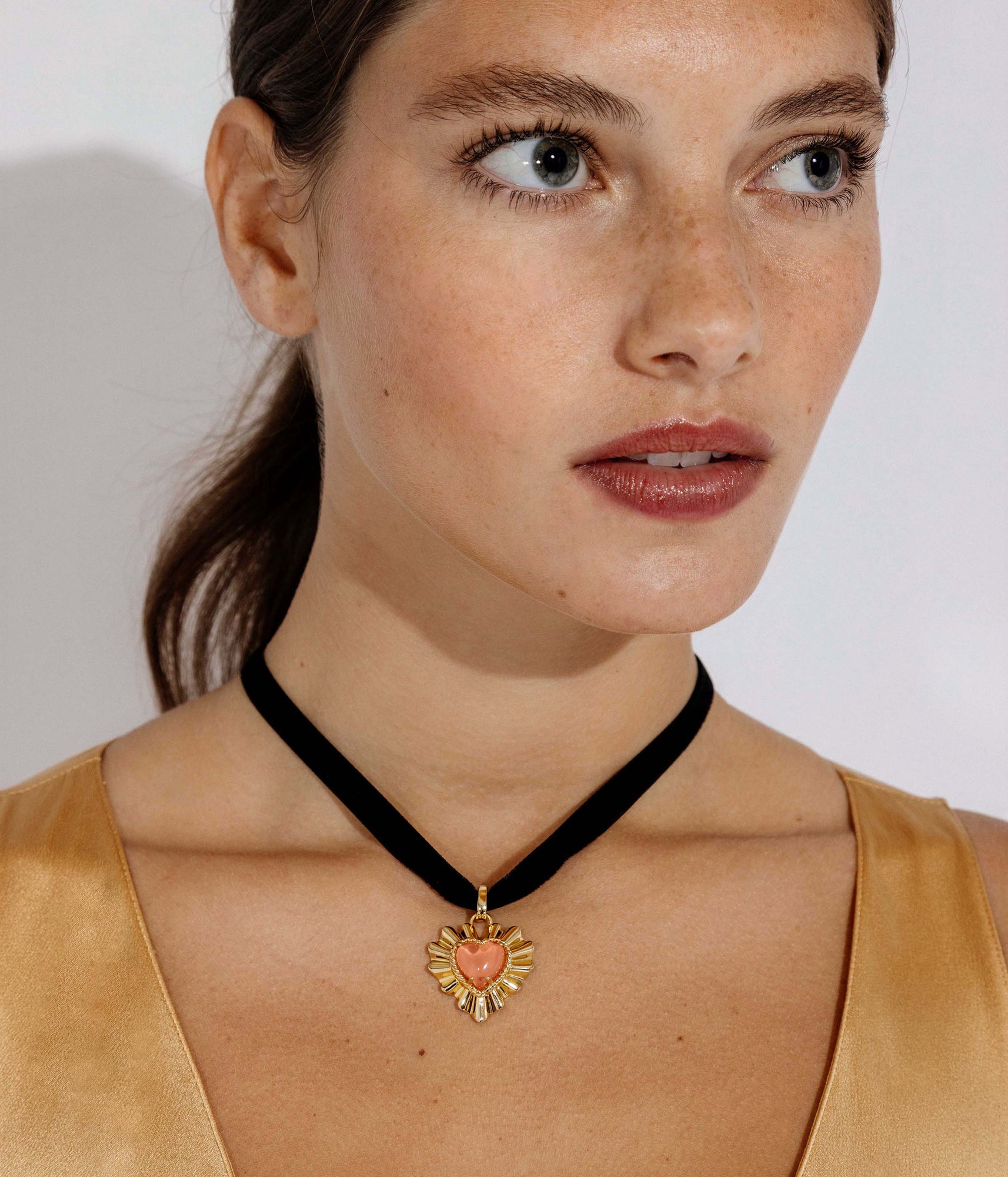 Tallen Velvet Ribbon Necklace | Gold