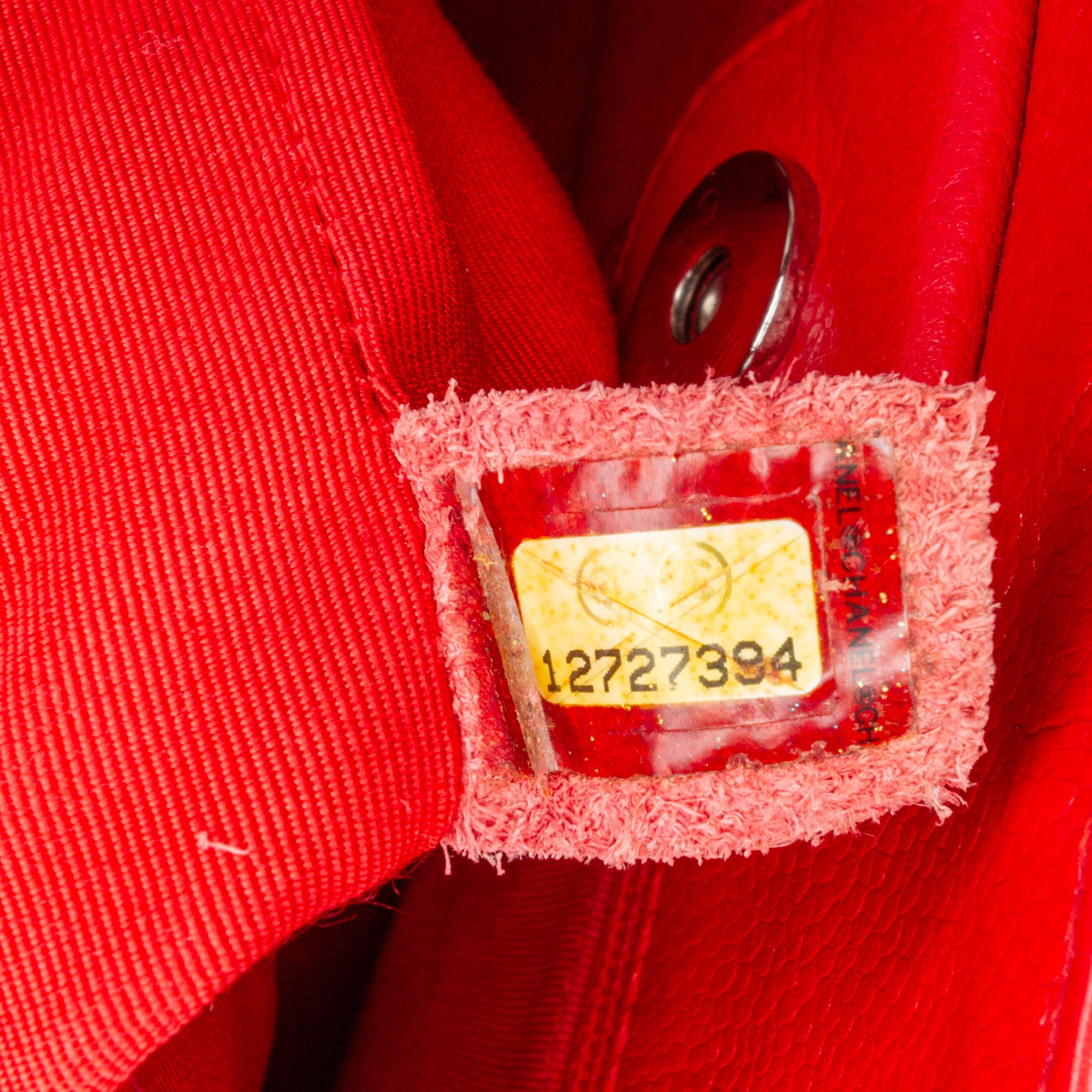 Chanel | Pre-Owned Caviar Petite Shopping Tote | Red