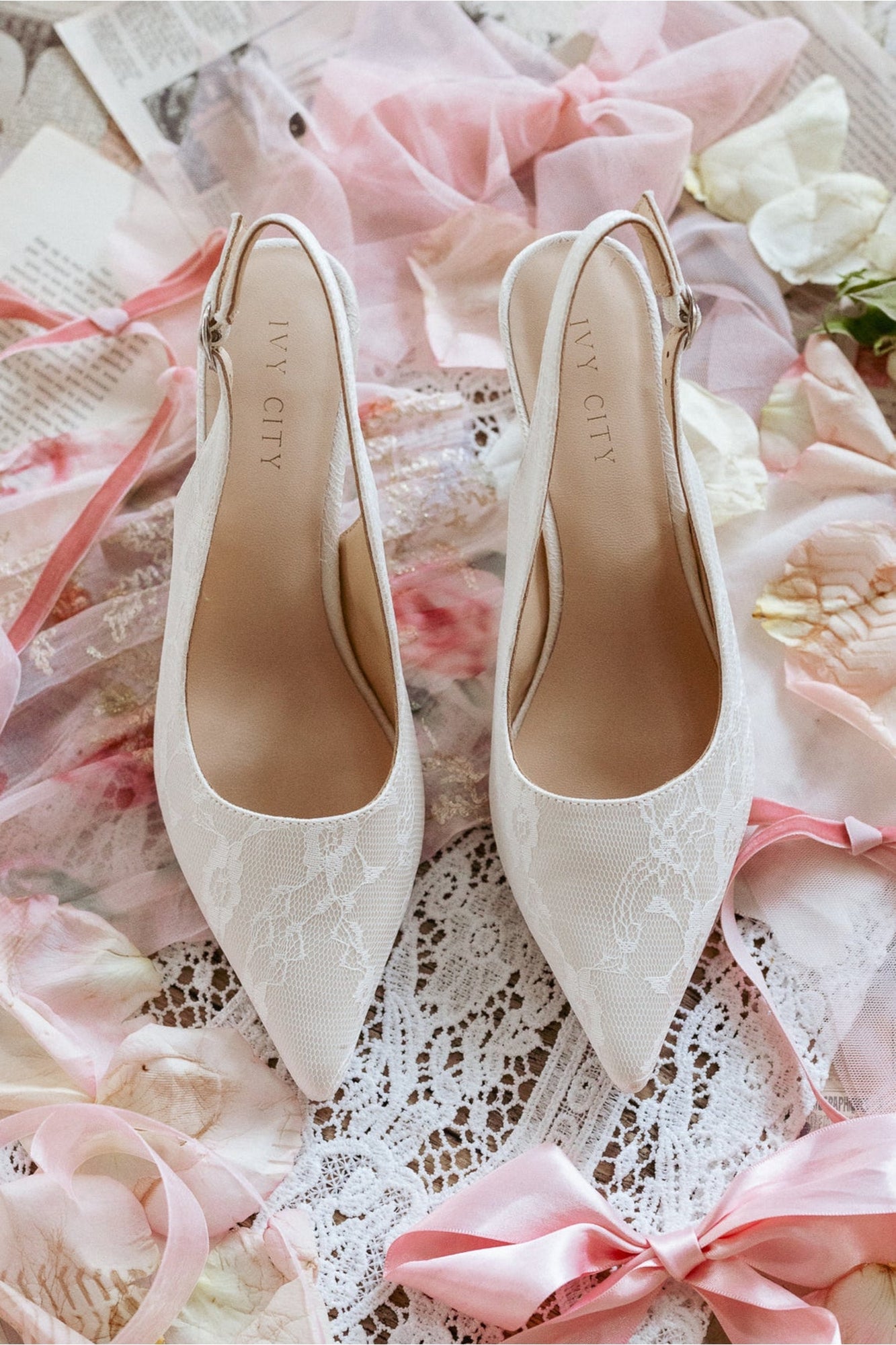 Women | Ivy Lace Kitten Heel | White