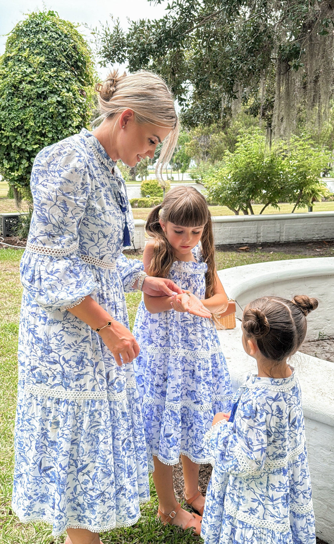 Women | Jaylin and Linen Mom Dress | Blue x White