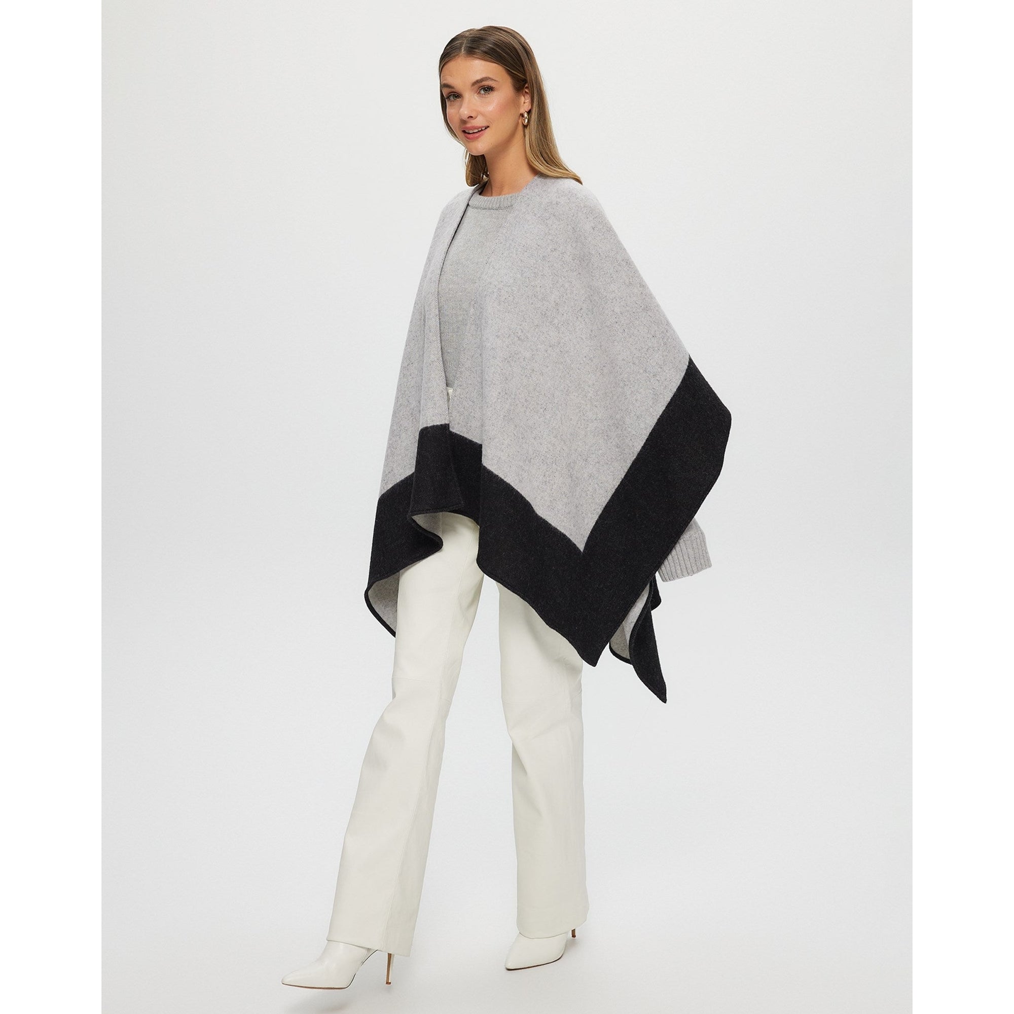 Women | Reversible Select Wool Cape | Black/Gray