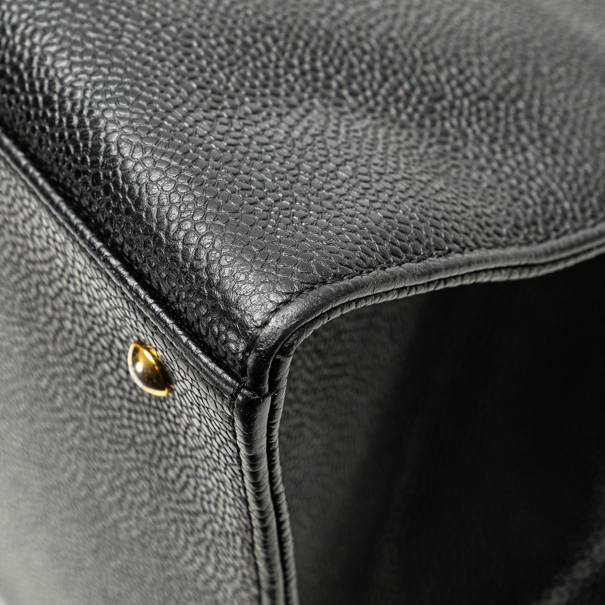 Chanel | Pre-Owned CC Caviar Leather Tote - I | Black