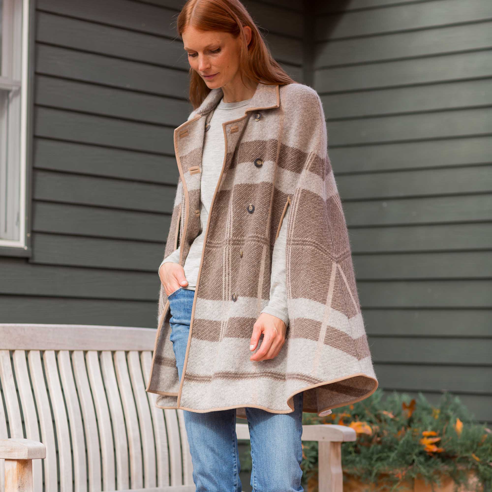 Women | Audrey Cape | Light Grey / Taupe