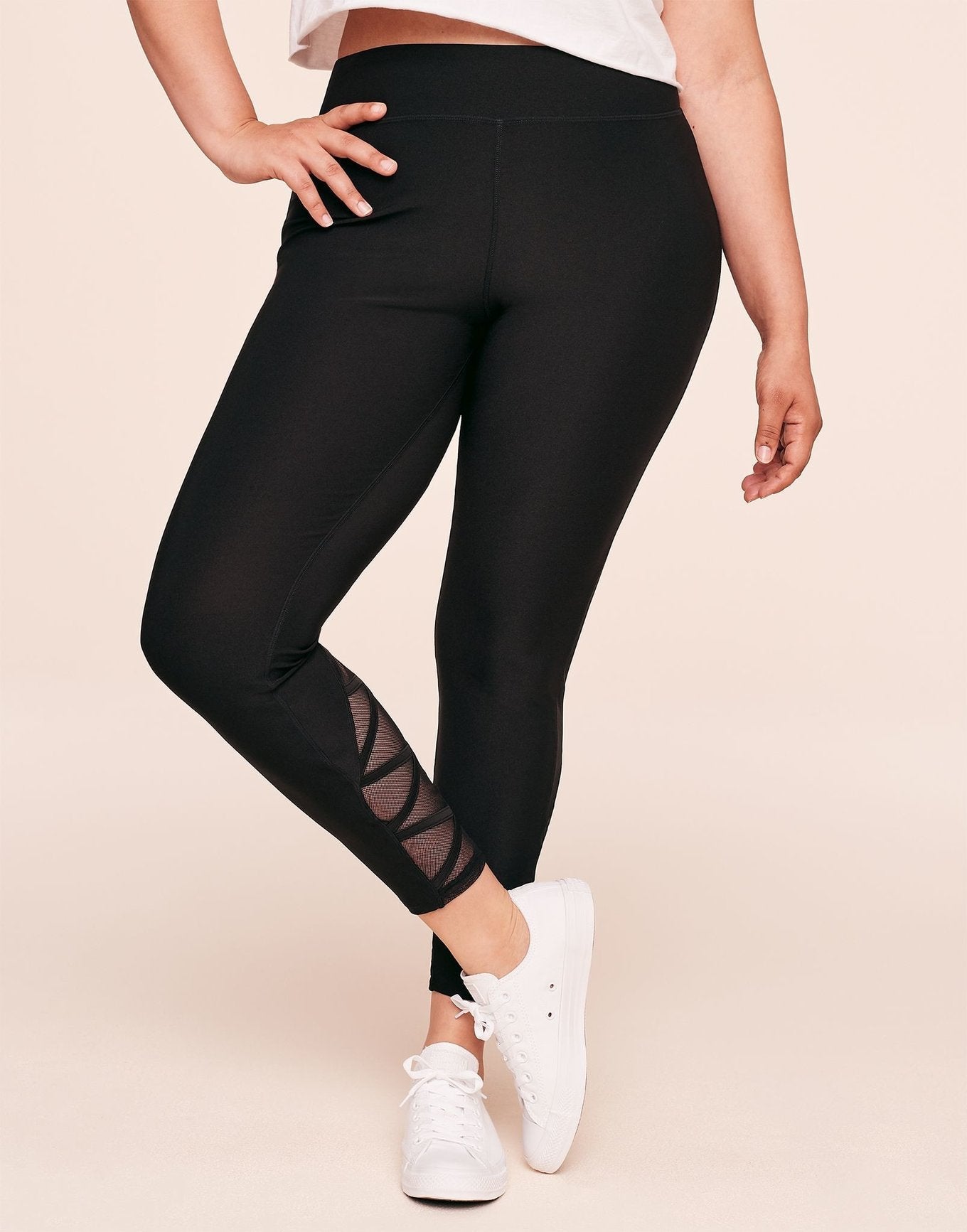 Adore Me Kynlee Legging in color Jet Black and shape legging