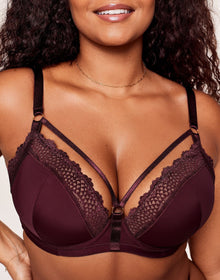 Adore Me Marca in color Port Royale and shape plunge