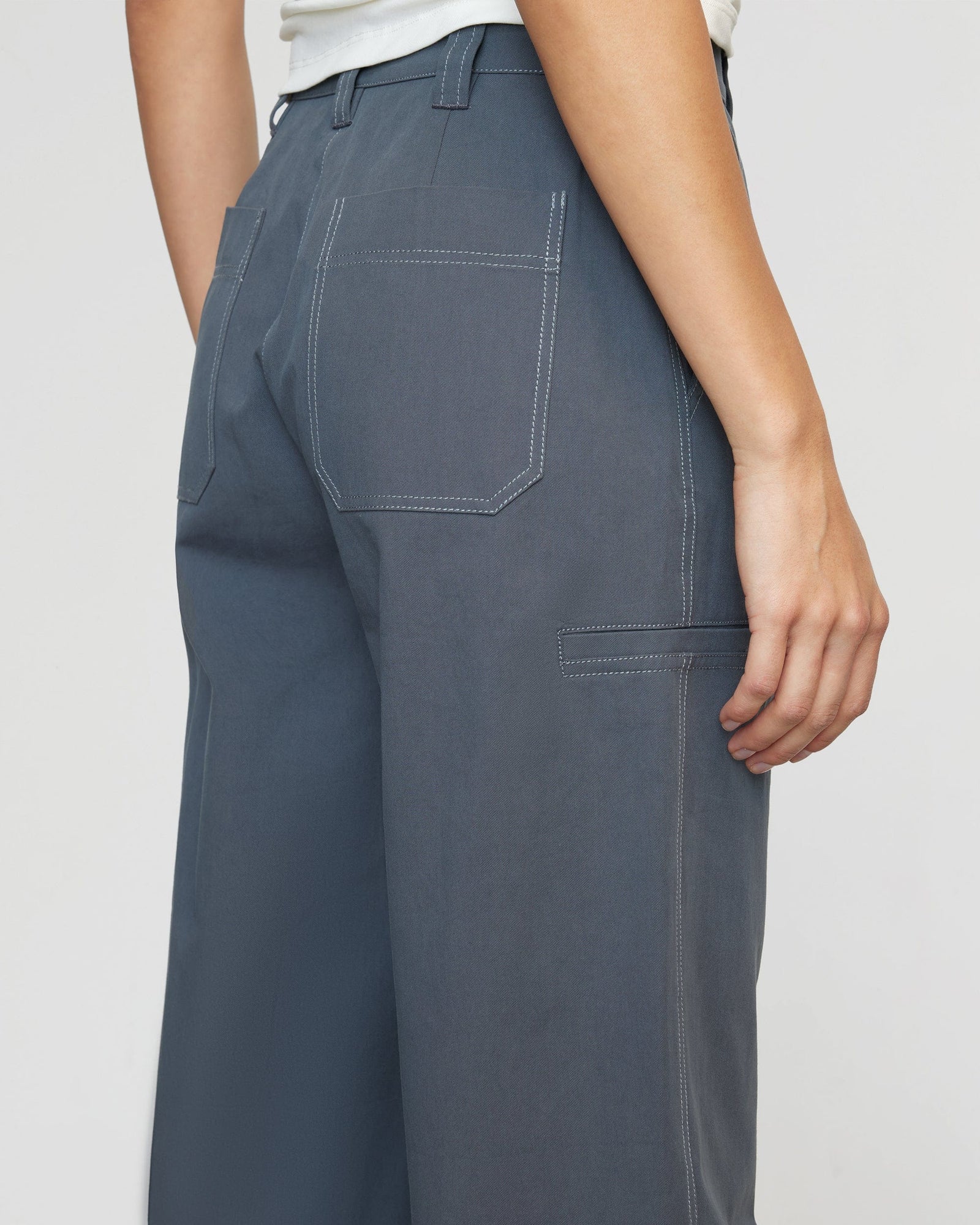 Bianca | Eleni Contrast-Stitch Straight Leg Pant in Size Small