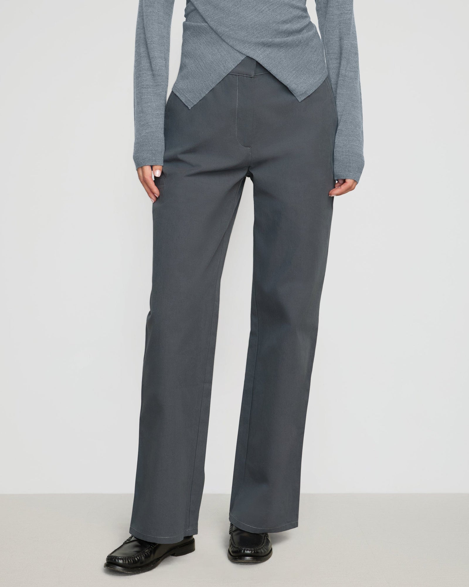 Renée | Eleni Contrast-Stitch Straight Leg Pant in Size Small