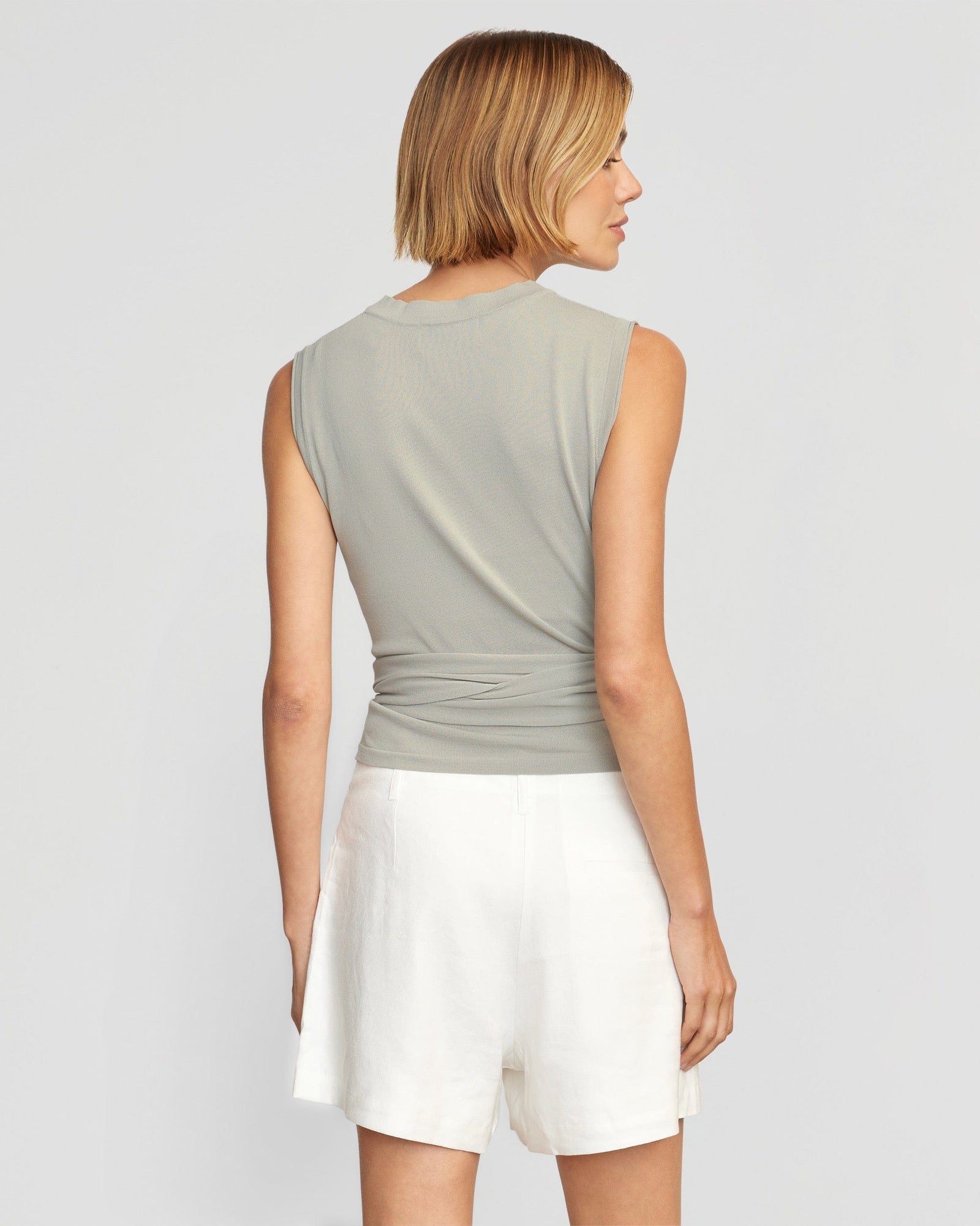 Joanna | Rumi Cropped Tie-Front Sleeveless Tee in Size Small