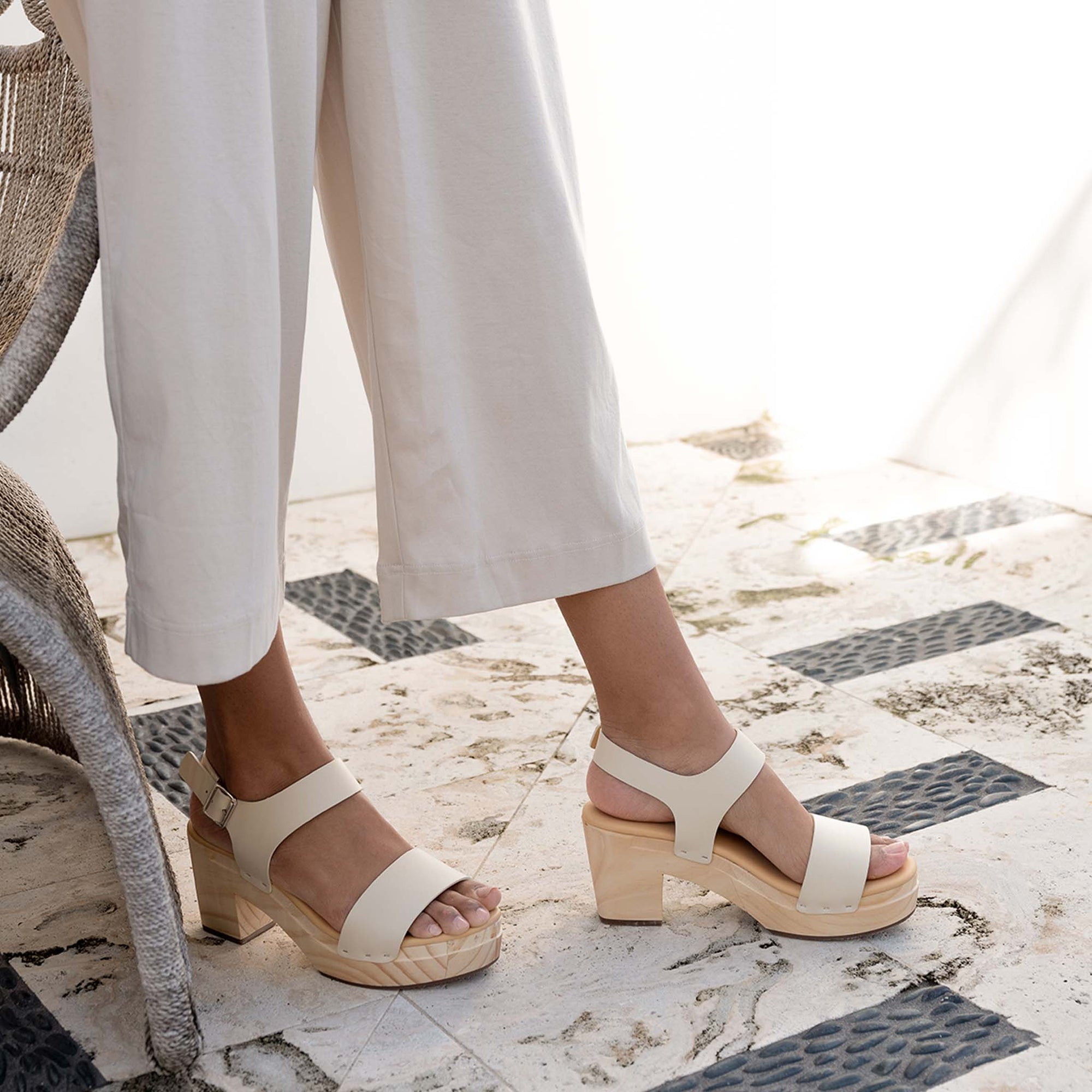 Womens | All-Day Open Toe Clog | Bone