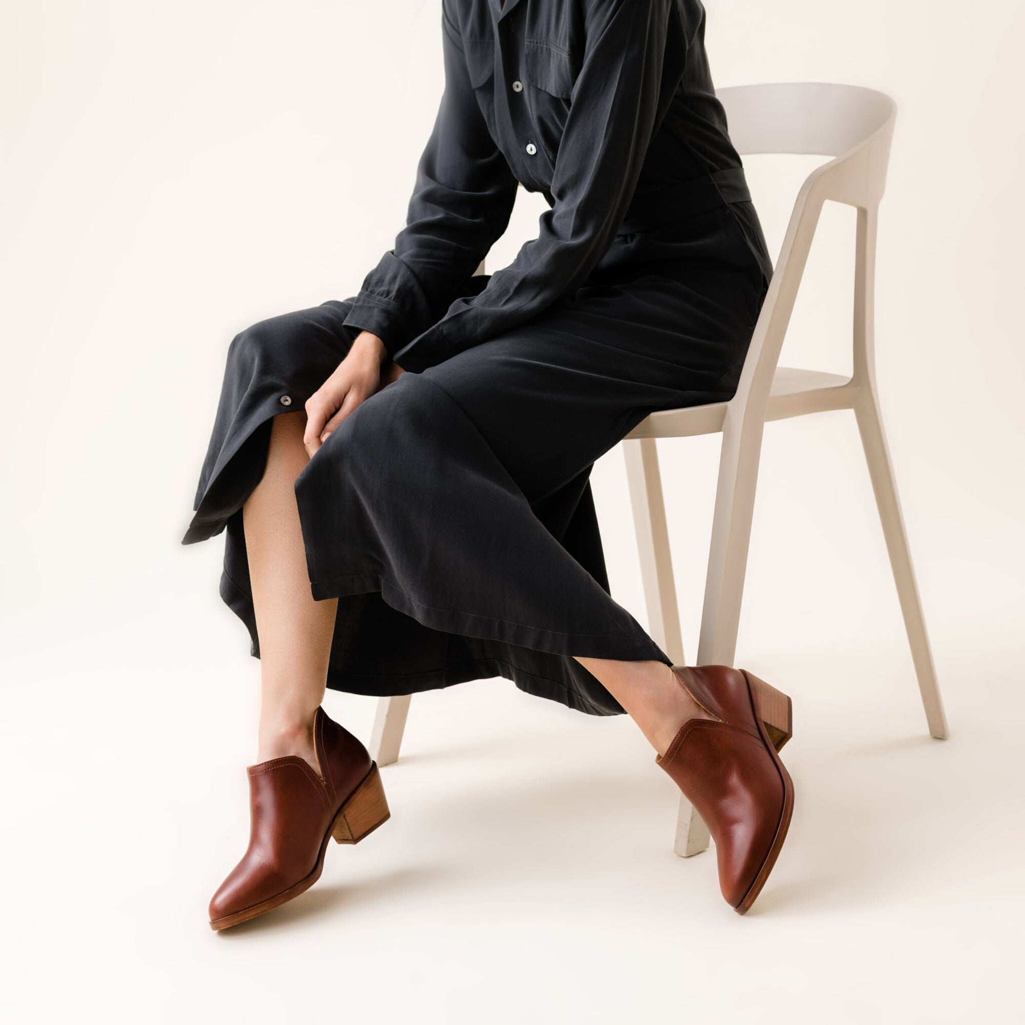 Mia Everyday Ankle Bootie Auburn Women's Leather Boot Nisolo